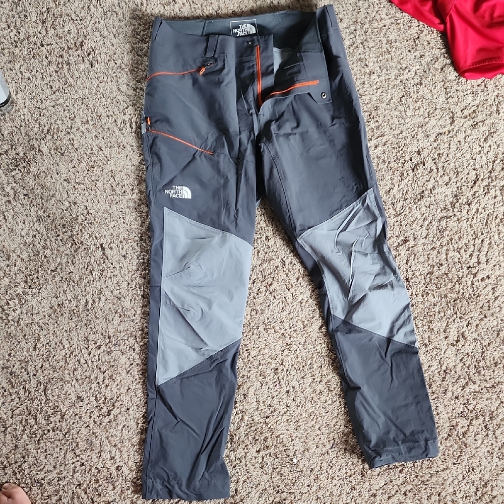 The North Face Men's Charcoal and Light Gray Cargo Pants